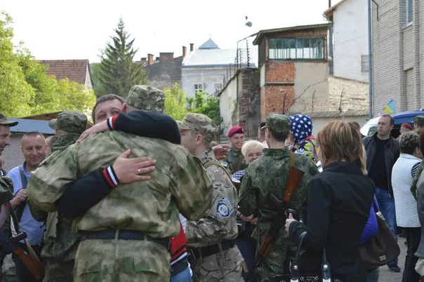 Сьогодні з Франківська у зону АТО відправилися майже 100 бійців (фото) — фото 16