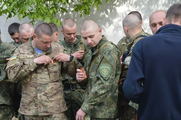 Сьогодні з Франківська у зону АТО відправилися майже 100 бійців (фото) — фото 19
