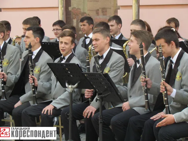 Франківські музиканти просто неба збирають гроші на потреби АТО (фото+відео) — фото 5