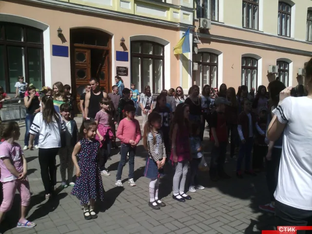 Сьогодні жителів міста вчили танцювати хіп-хоп (фото+відео) — фото 1