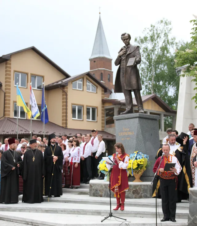 На Прикарпатті відкрили пам’ятник Тарасу Шевченку (фото) — фото 6
