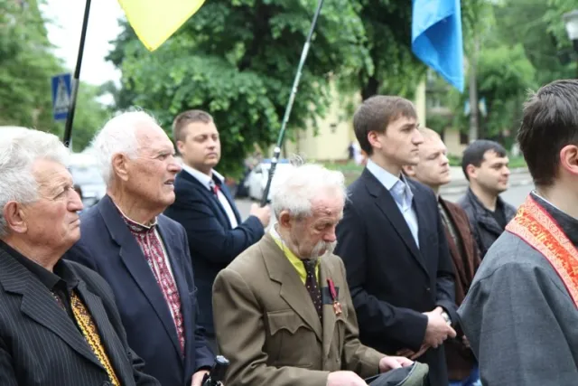 У обласному центрі вшанували пам'ять Євгена Коновальця (фото) — фото 5