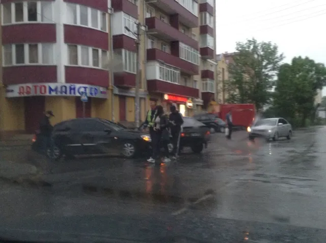 У Франківську ДТП: не порозумілися КІА та ВАЗ (фото) — фото 2