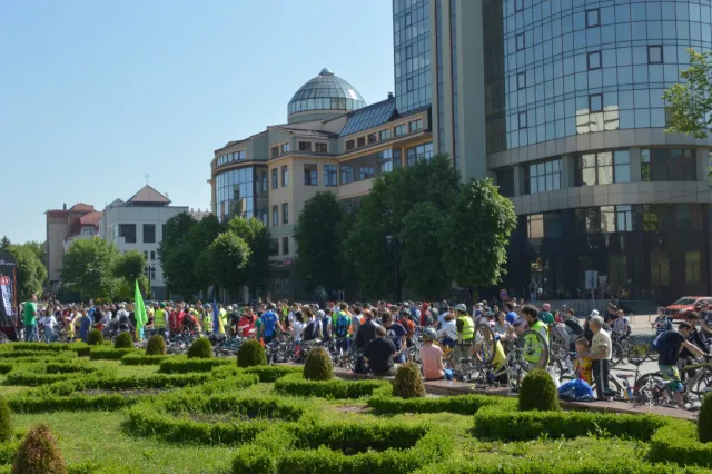 У Франківську понад тисячу городян взяли участь у акції "Велодень 2015" (фото+відео) — фото 2
