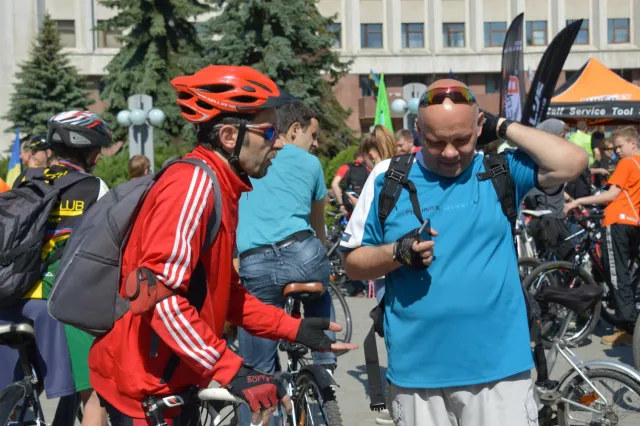 У Франківську понад тисячу городян взяли участь у акції "Велодень 2015" (фото+відео) — фото 13