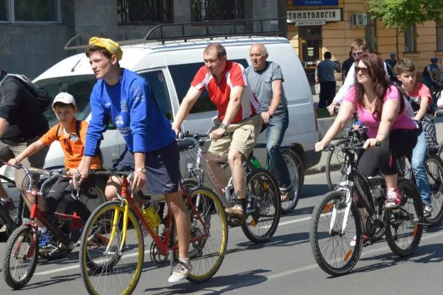 У Франківську понад тисячу городян взяли участь у акції "Велодень 2015" (фото+відео) — фото 16