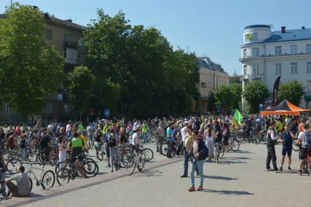 У Франківську понад тисячу городян взяли участь у акції "Велодень 2015" (фото+відео) — фото 8