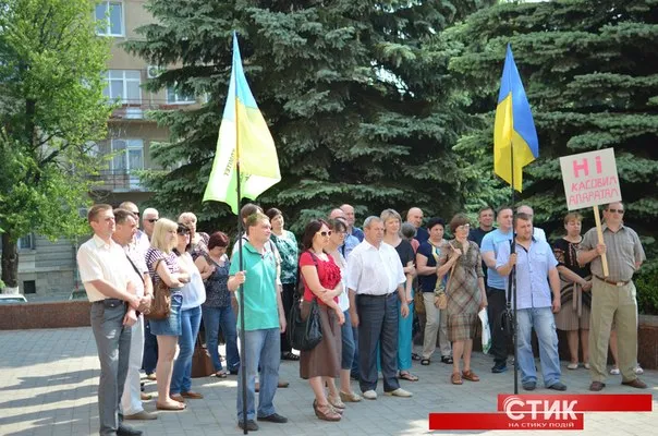 У Франківську підприємці протестували проти встановлення касових апаратів (фото) — фото 3