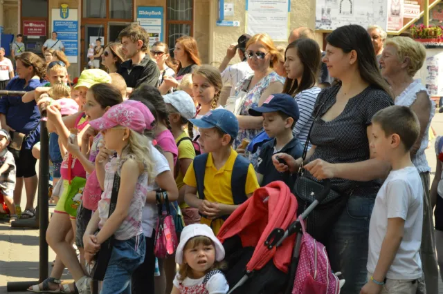 В Івано-Франківську пройшов «Парад візочків» (фото) — фото 11
