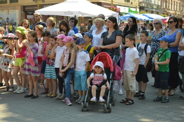 В Івано-Франківську пройшов «Парад візочків» (фото) — фото 12