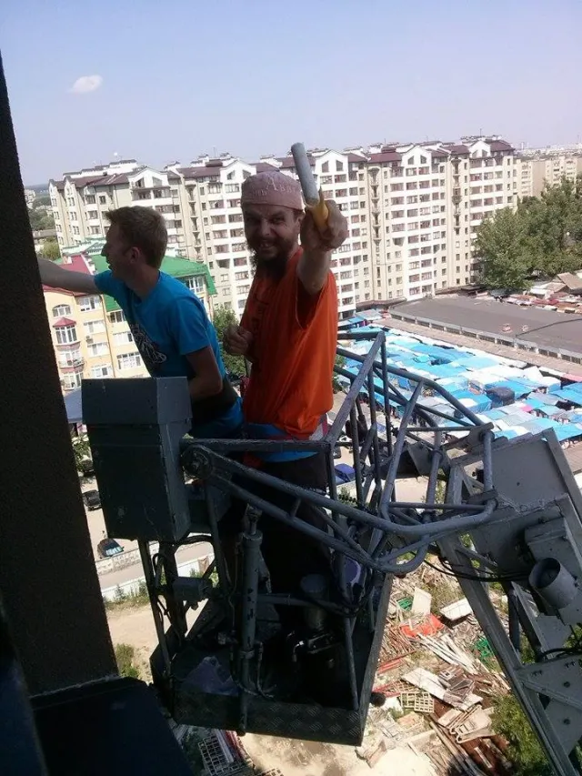Франківський художник Ярема Стецик "провів півдня в руках в Бога" (фото) — фото 2