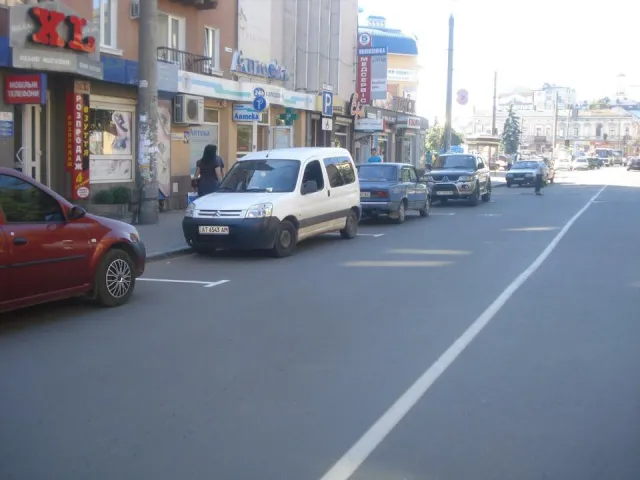 Фахівці хвалять нову розмітку на Галицькій (фото) — фото 4