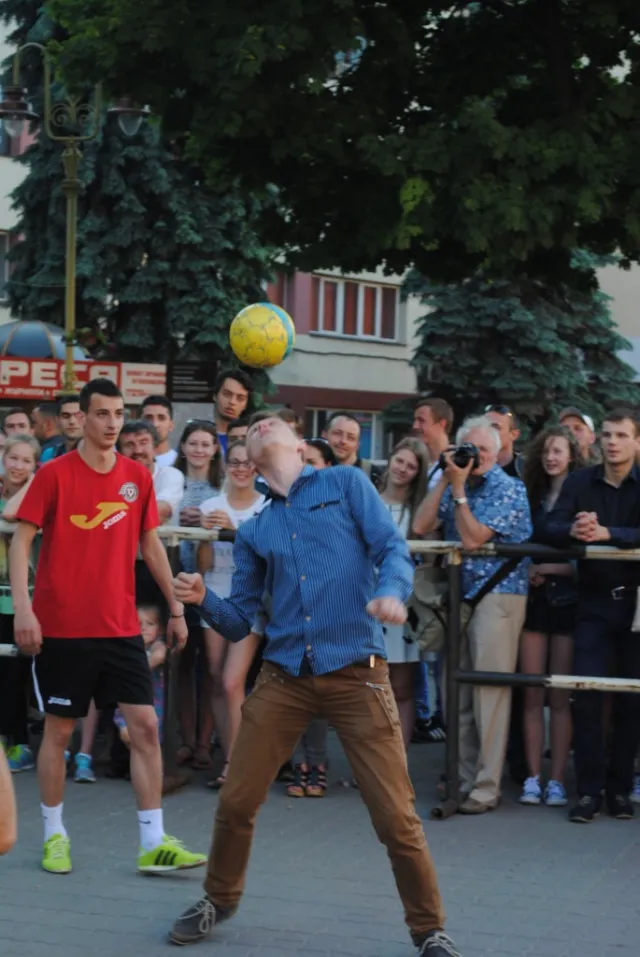 В Івано-Франківську відбулося вуличне шоу «Красивий спорт» (фото+відео) — фото 13