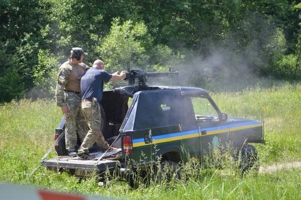 Бійці батальйону "Івано-Франківськ" навчали журналістів стріляти (фото+відео) — фото 18