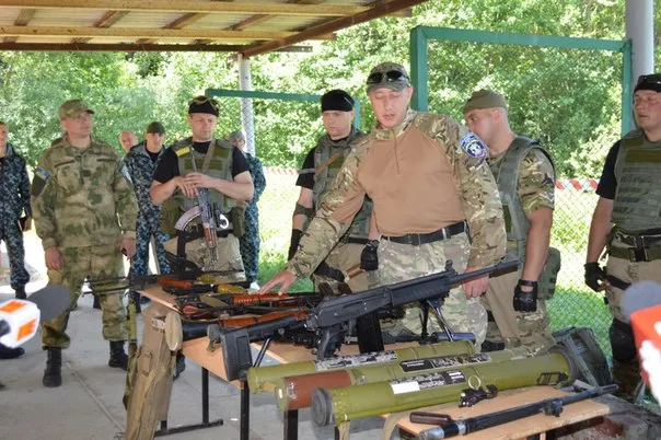 Бійці батальйону "Івано-Франківськ" навчали журналістів стріляти (фото+відео) — фото 6
