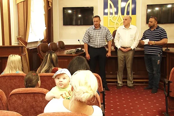 У Франківську родинам загиблих в АТО правоохоронців вручали матеріальну допомогу (фото) — фото 3
