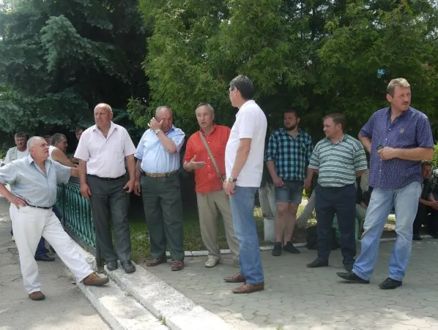 Сьогодні у зону АТО вирушила група франківських комунальників (фото) — фото 1