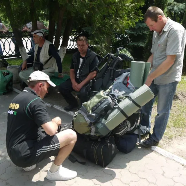 Сьогодні у зону АТО вирушила група франківських комунальників (фото) — фото 2