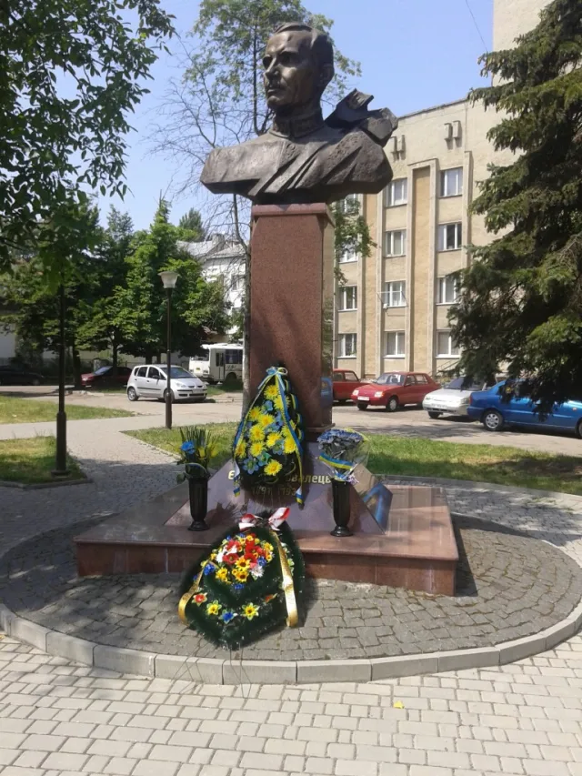У Франківську  відзначили 124-річчя від дня народження Євгена Коновальця (фото) — фото 2