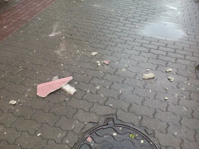 У Франківську продовжують обвалюватися фасади будинків (фото) — фото 1