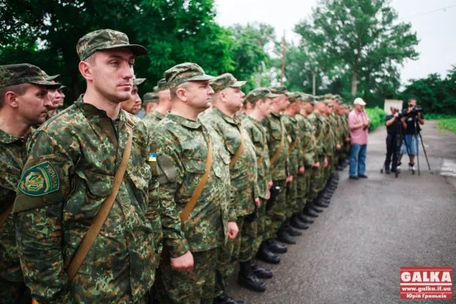 Бійці батальйону “Івано-Франківськ” вирушили у зону АТО (фото) — фото 2