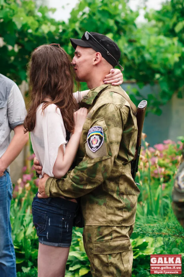 Бійці батальйону “Івано-Франківськ” вирушили у зону АТО (фото) — фото 10
