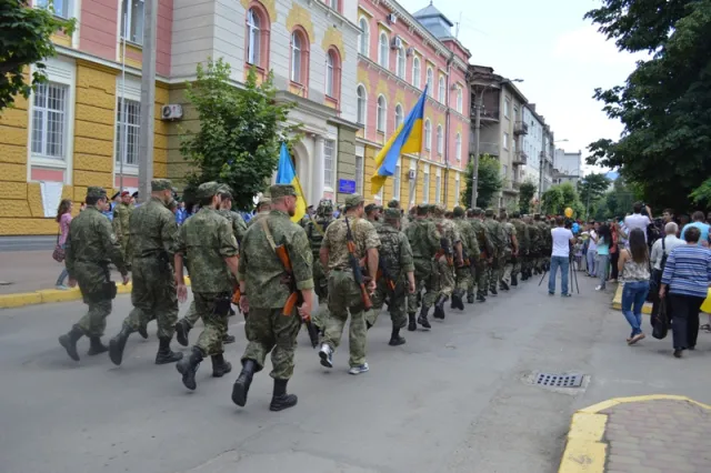 До Франківська з зони АТО повернулася група правоохоронців (фото) — фото 3