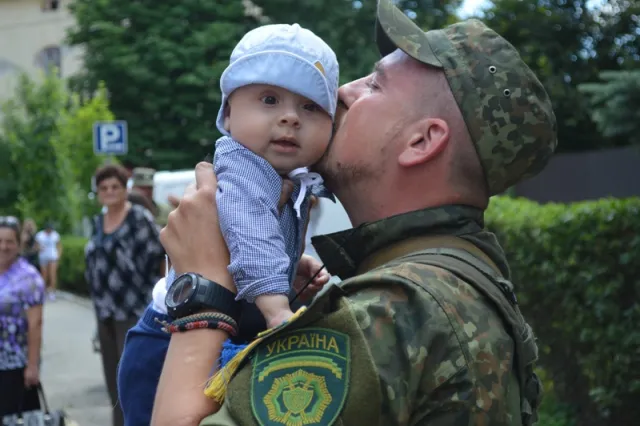 До Франківська з зони АТО повернулася група правоохоронців (фото) — фото 8