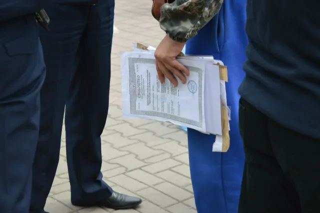 У центрі Івано-Франківська затримали «збирачів» допомоги для бійців АТО (фото) — фото 7