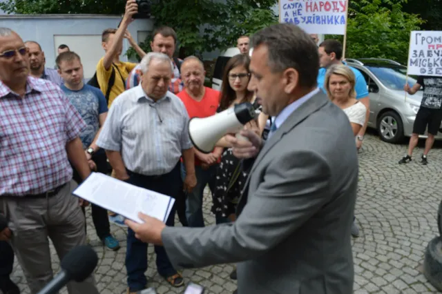 В Івано-Франківську вимагають звільнити суддю, яка виносила рішення у справі по озеру (фото) — фото 4