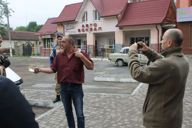 На Прикарпатті водій автобуса вимагав гроші за проїзд у бійців АТО (фото) — фото 1