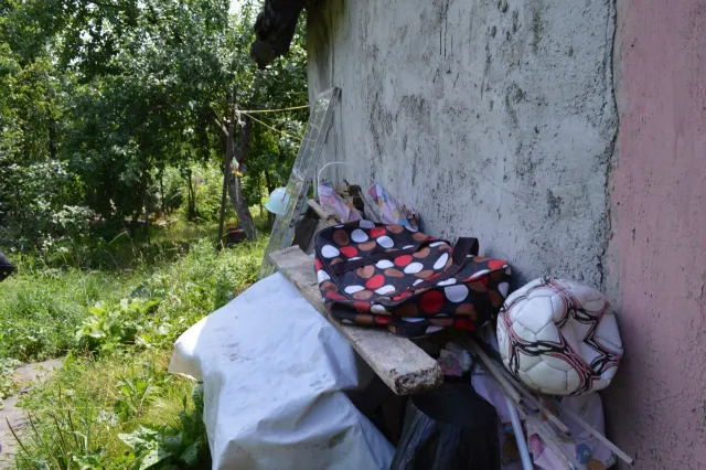 Журналісти дослідили умови проживання сім'ї бійця АТО з Угринова (фото) — фото 1