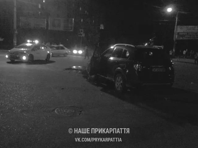 У Франківську на розі Івасюка та Івана Павла ІІ сталася смертельна аварія (фото) — фото 1