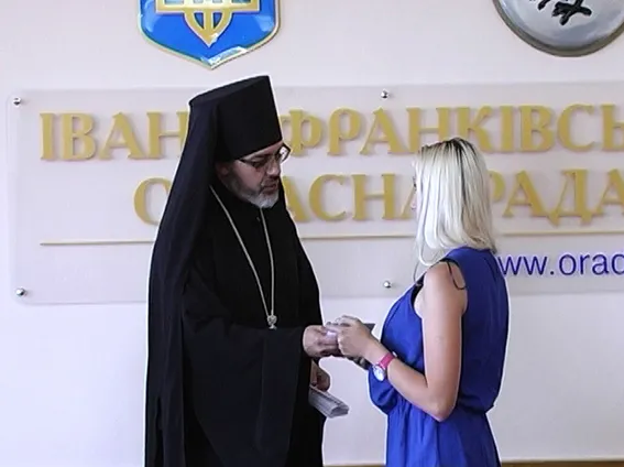 Американці передали родинам загиблих в АТО правоохоронців з Прикапаття по одній тисячі доларів (фото) — фото 6