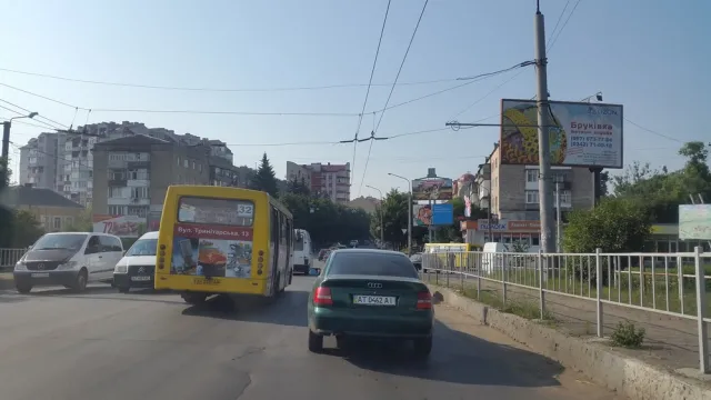 У ДАІ пояснили доцільність стоп-контролю біля Пасічнянського мосту (фото) — фото 1