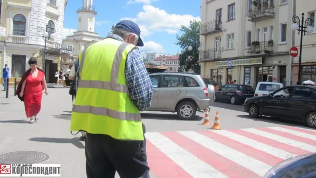 Франківський паркувальник каже, що найбільше правила порушують "западенці" (фото) — фото 2