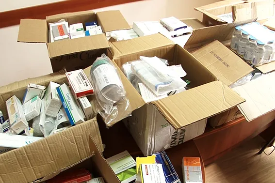 Італійці передали відомчому лікувальному закладу УМВС медикаменти (фото) — фото 1