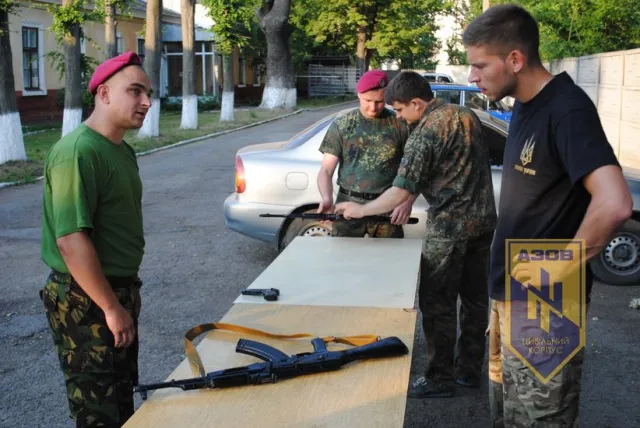 У Франківську відбувся вишкіл волонтерів Цивільного Корпусу "Азов" (фото) — фото 1