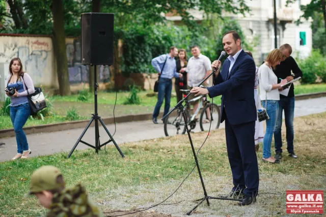 У Франківську відкрили дитячий майданчик на Валах (фото) — фото 16