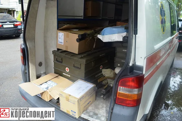 Франківські медики передали ліки для бійців 128-ї окремої бригади (фото+відео) — фото 2