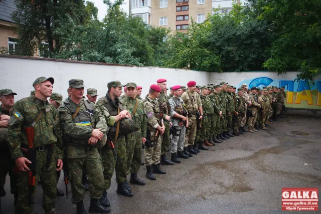 З Франківська у зону АТО відправився черговий загін правоохоронців (фото) — фото 4