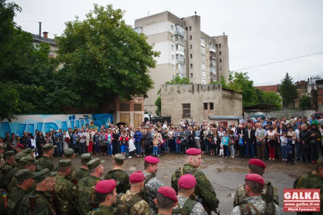 З Франківська у зону АТО відправився черговий загін правоохоронців (фото) — фото 5