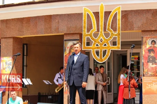У Франківську річницю проголошення Декларації про державний суверенітет відзначили святковим концертом (фото) — фото 2