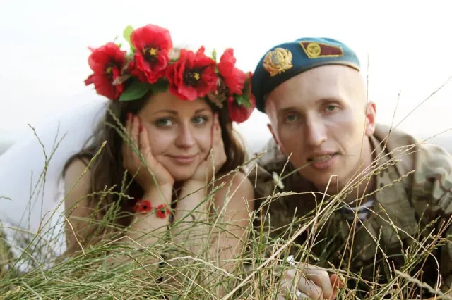 Франківський "кіборг" одружився зі своєю дівчиною (фото) — фото 1