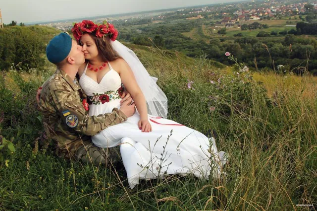 Франківський "кіборг" одружився зі своєю дівчиною (фото) — фото 3
