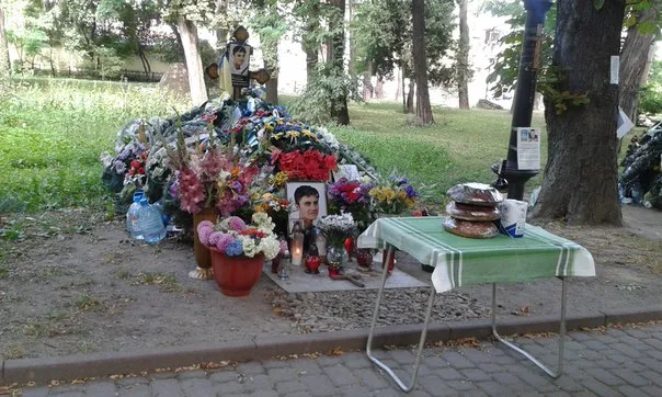 В Меморіальному сквері відбулась панахида за учасником АТО Василем Біликом (фото) — фото 11