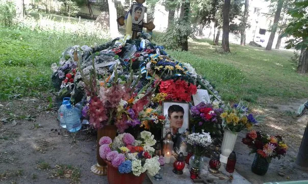 В Меморіальному сквері відбулась панахида за учасником АТО Василем Біликом (фото) — фото 5
