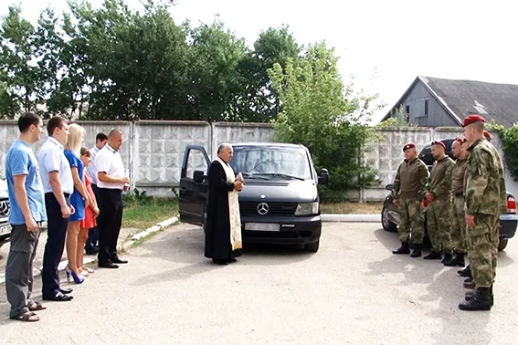 Іванофранківець подарував спецпризначенцям автомобіль (фото+відео) — фото 2
