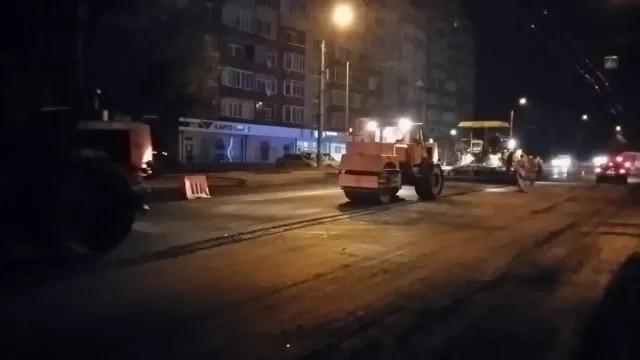 У Франківську цієї ночі завершили ремонт вулиці Галицької (фото) — фото 7