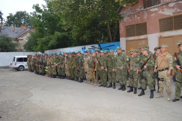 До Франківська з зони АТО повернувся зведений загін прикарпатської міліції (фото) — фото 15